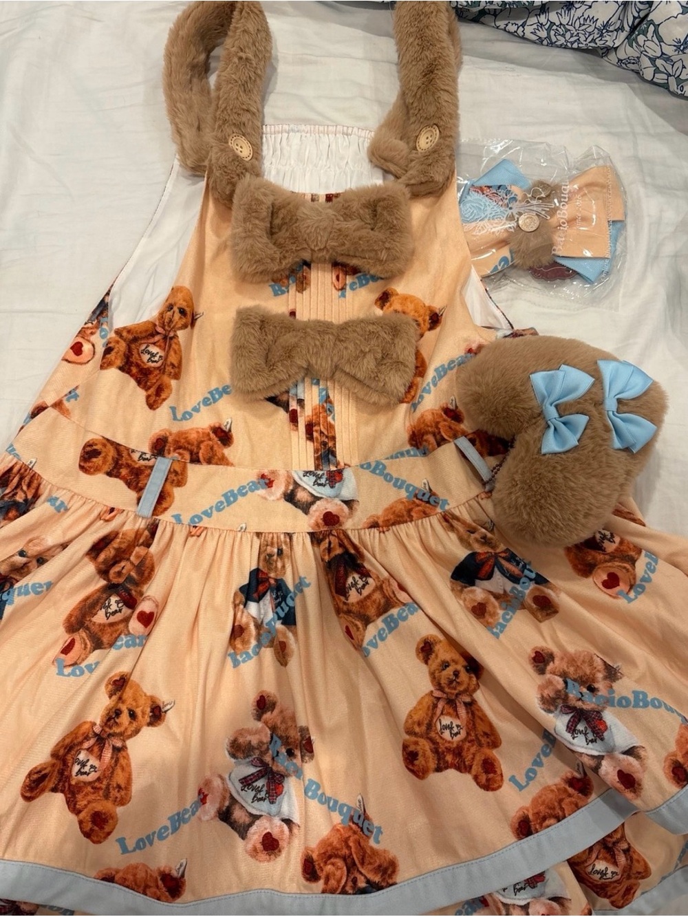 Brand new teddy bear Lolita dress + accessories - Picture 4 of 7